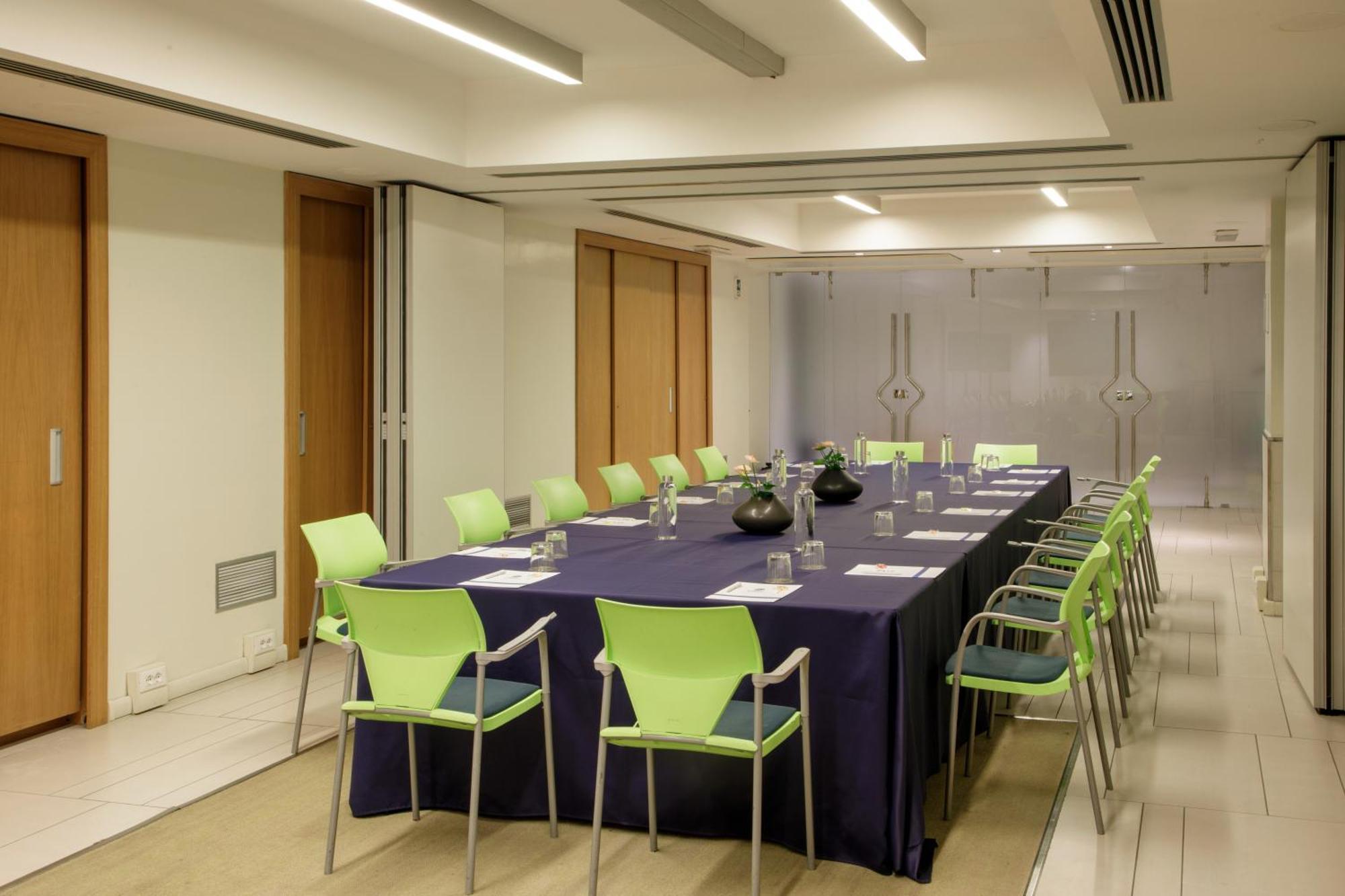 Hotel Western Globus 3*
